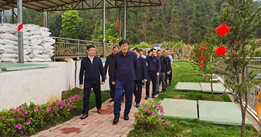 贛州市委常委、常務副市長高世文一行先后到挺進環(huán)保定南馬山逕、龍南黃沙稀土尾水項目調研